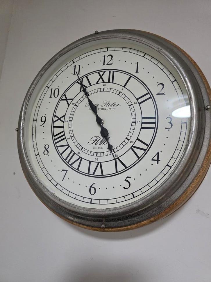 Riviera Maison wandklok Groot met Hout, Huis en Inrichting, Woonaccessoires | Klokken, Zo goed als nieuw, Wandklok, Ophalen of Verzenden