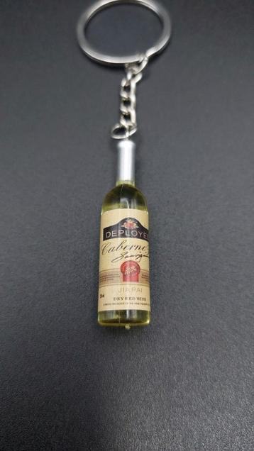 Wijnfles Sleutelhanger Epoxy - Uniek Cadeau! beschikbaar voor biedingen