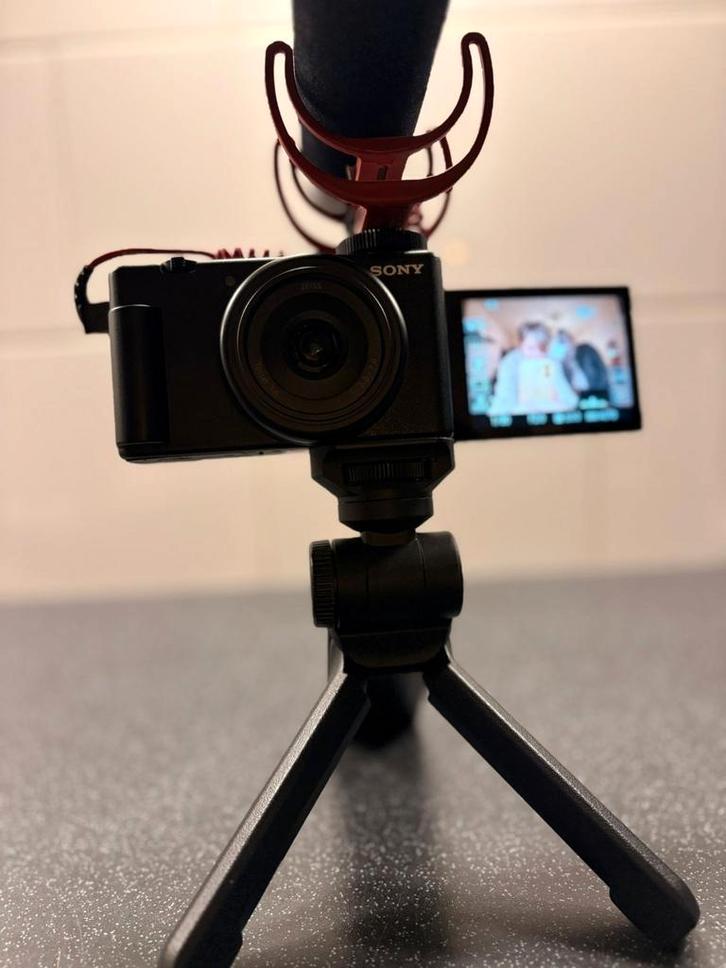 Sony ZV-1F Vlog Camera + Rode Microfoon & Statief, Audio, Tv en Foto, Fotocamera's Digitaal, Zo goed als nieuw, Compact, Sony
