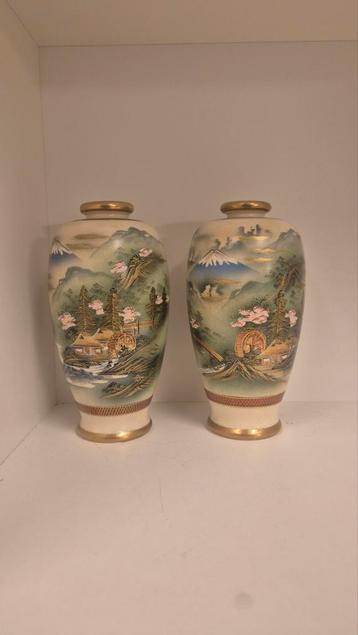 Set Japanse Satsuma vazen – handbeschilderd beschikbaar voor biedingen