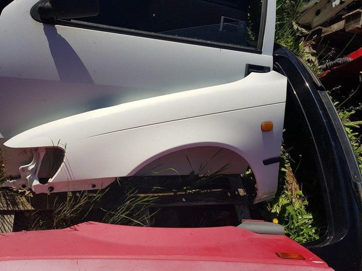 toyota corrola scherm links bj 93 tot 97, Auto-onderdelen, Carrosserie en Plaatwerk, Spatbord, Gebruikt, Ophalen of Verzenden