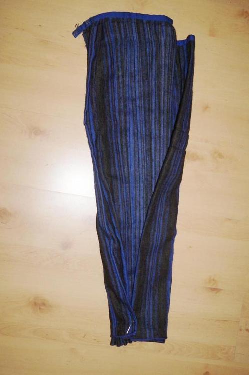 handgeweven wollen bovenrok, Staphorster klederdracht, Antiek en Kunst, Antiek | Kleding en Accessoires, Ophalen of Verzenden
