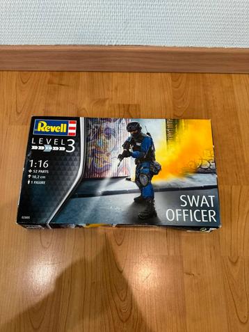Revell SWAT Officer 1:16 - Verzegeld beschikbaar voor biedingen