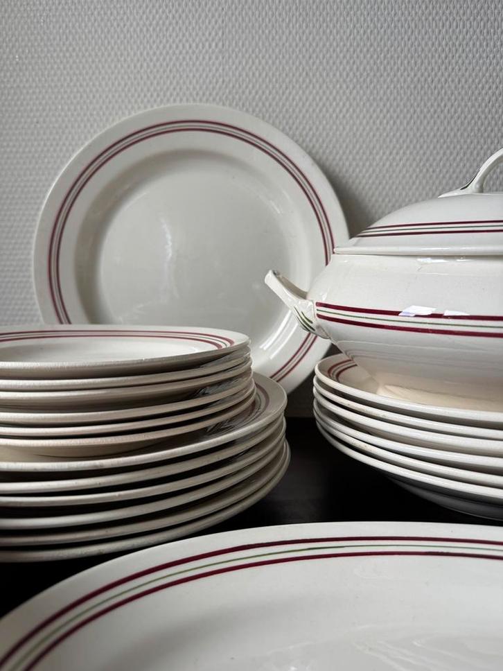 Compleet Boch Rood Groen Gestreept ''Kerst'' Servies, Antiek en Kunst, Antiek | Servies compleet, Ophalen