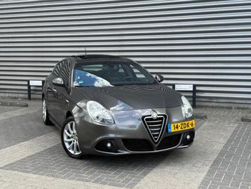 Alfa Romeo Giulietta 1.4 T Business Executive (bj 2012) PANO beschikbaar voor biedingen