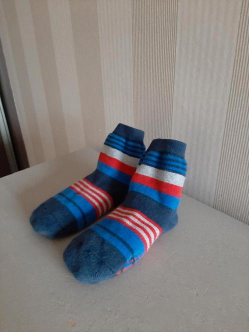 Falke sok met dwarsstrepen 27/30., Kinderen en Baby's, Kinderkleding | Schoenen en Sokken, Gebruikt, Sokken, Jongen, Ophalen of Verzenden