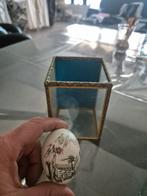 Decoratief ei met Oosters landschap in glazen doosje, Antiek en Kunst, Ophalen