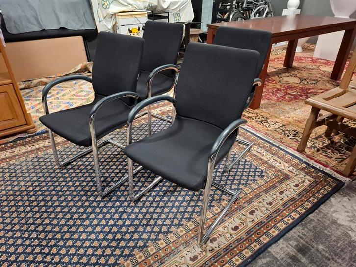 Ahrend buisframe sledestoel stoelen 4x Izgst. Zie omschr,, Huis en Inrichting, Stoelen, Zo goed als nieuw, Vier, Metaal, Zwart