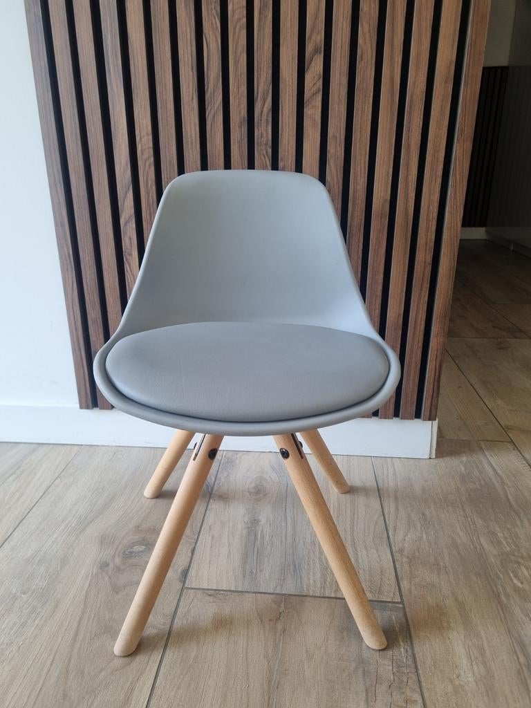 Woood Kinder Kuipstoel - Grijs met Houten Poten, Kinderen en Baby's, Ophalen of Verzenden, Stoel(en)