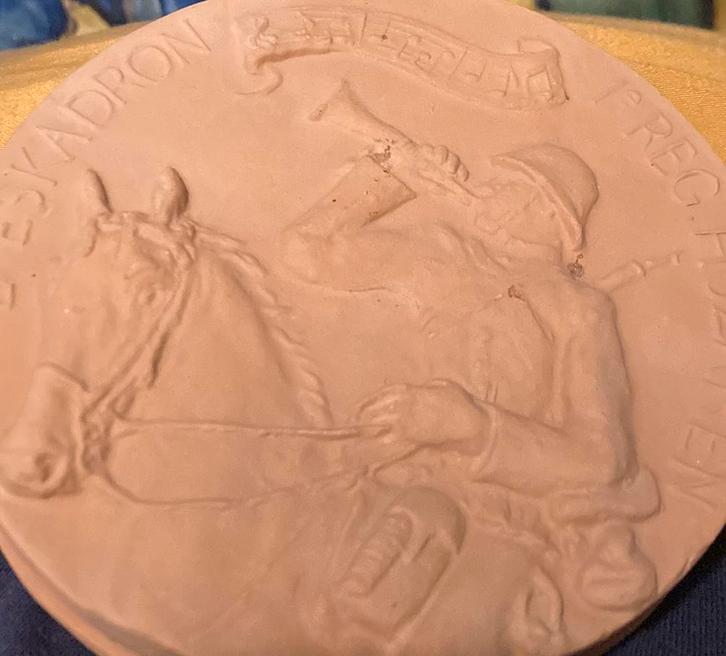 Breda 2 Zegel Koningin Vaderland Huzaren 1939 1940, Antiek en Kunst, Curiosa en Brocante, Verzenden