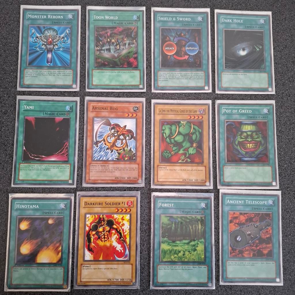 60x in deck box (1st editions) oude kaarten (zoldervonst), Hobby en Vrije tijd, Verzamelkaartspellen | Yu-gi-Oh!, Ophalen of Verzenden