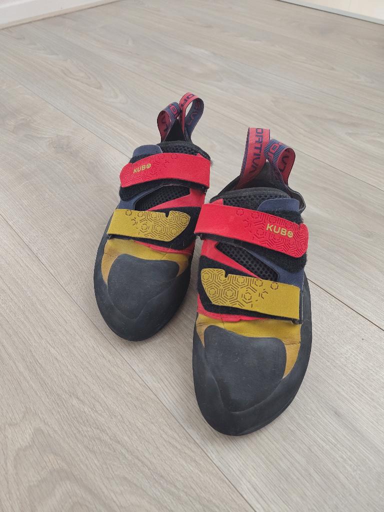 La sportiva klimschoenen | mt 42,5, Ophalen of Verzenden, Zo goed als nieuw, Klimsportschoenen