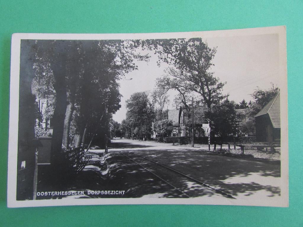 Oosterhesselen - dorpsgezicht met tramrails 1937, Ophalen of Verzenden, 1920 tot 1940, Drenthe