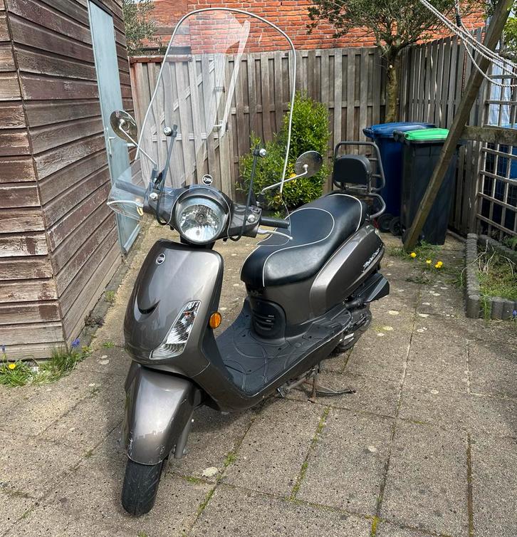 Mooie SYM Fiddle 2 scooter blauw kenteken, Fietsen en Brommers, Scooters | SYM, Gebruikt, Fiddle, Benzine, Ophalen