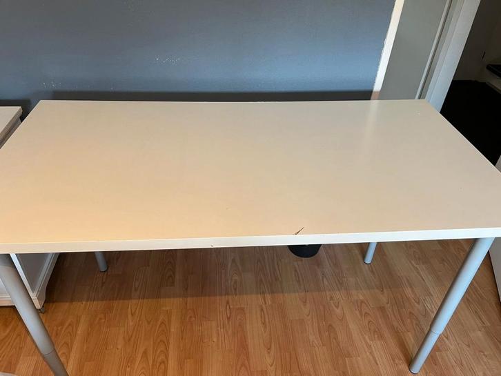 Groot wit bureau met verstelbare poten (modulair), Huis en Inrichting, Bureaus, Gebruikt, Bureau, In hoogte verstelbaar, Ophalen