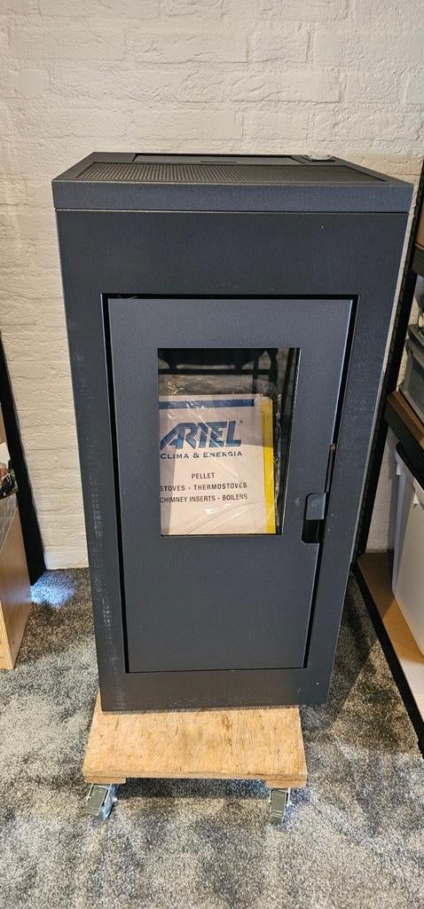 Ik zoek een erkend installateur voor nieuwe pelletkachel, Huis en Inrichting, Kachels, Ophalen of Verzenden, Nieuw, Overige brandstoffen