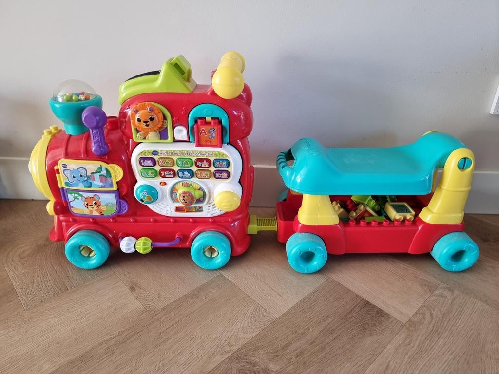 Vtech Baby Rijd & Leer Letterlocomotief, Ophalen, Zo goed als nieuw, 6 maanden tot 2 jaar