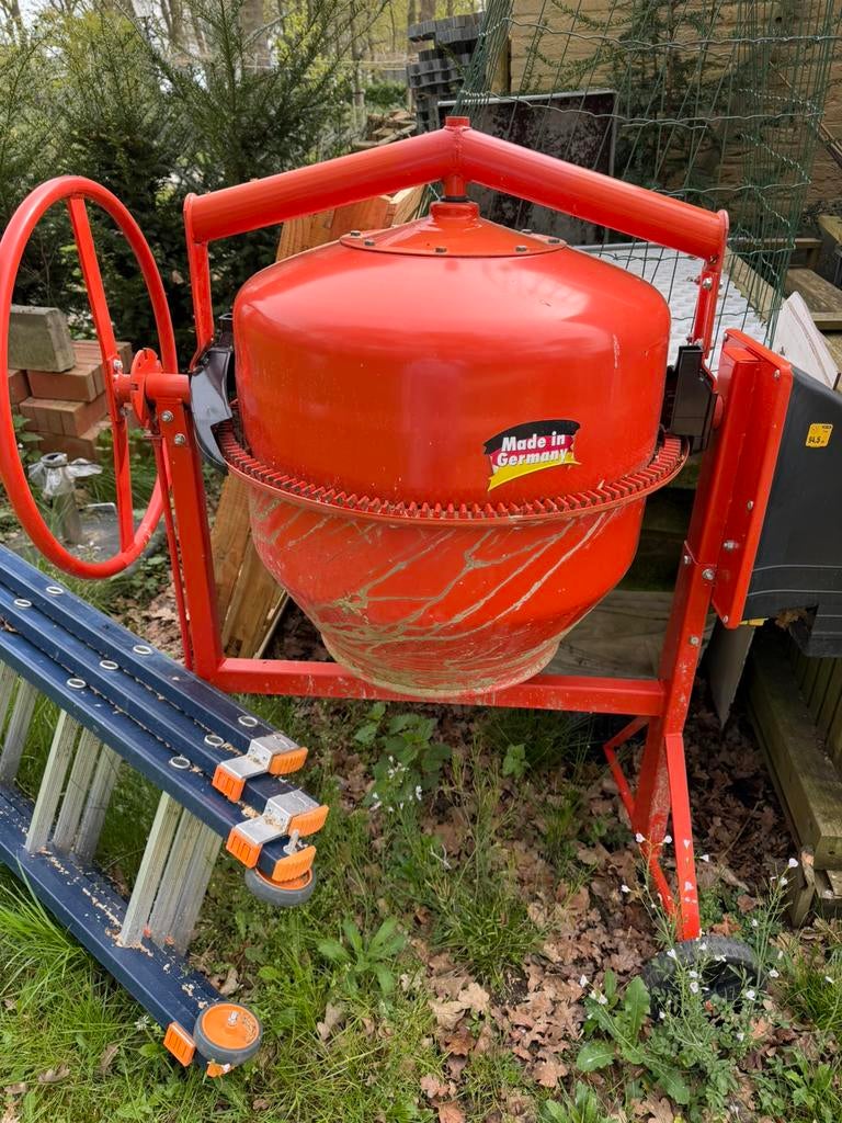 Betonmolen, Doe-het-zelf en Verbouw, Betonmolens, Ophalen, Zo goed als nieuw