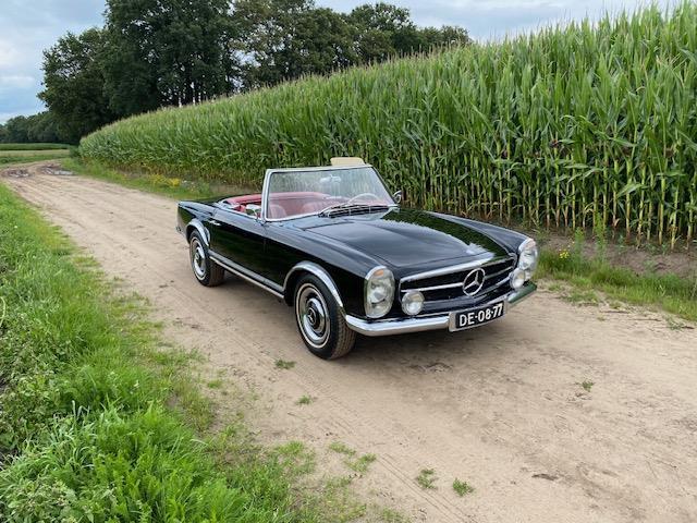 Mercedes-Benz 230 SL Pagode Bouwjaar 1964, Auto's, Achterwielaandrijving, Overige carrosserieën, Zwart, Handgeschakeld