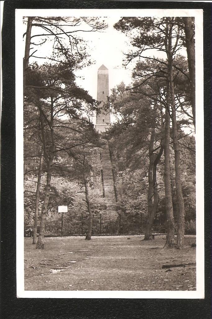 Woudenberg, Pyramide van Austerlitz, Den Treek, Verzamelen, Ansichtkaarten | Nederland, Ophalen of Verzenden, 1940 tot 1960, Gelopen