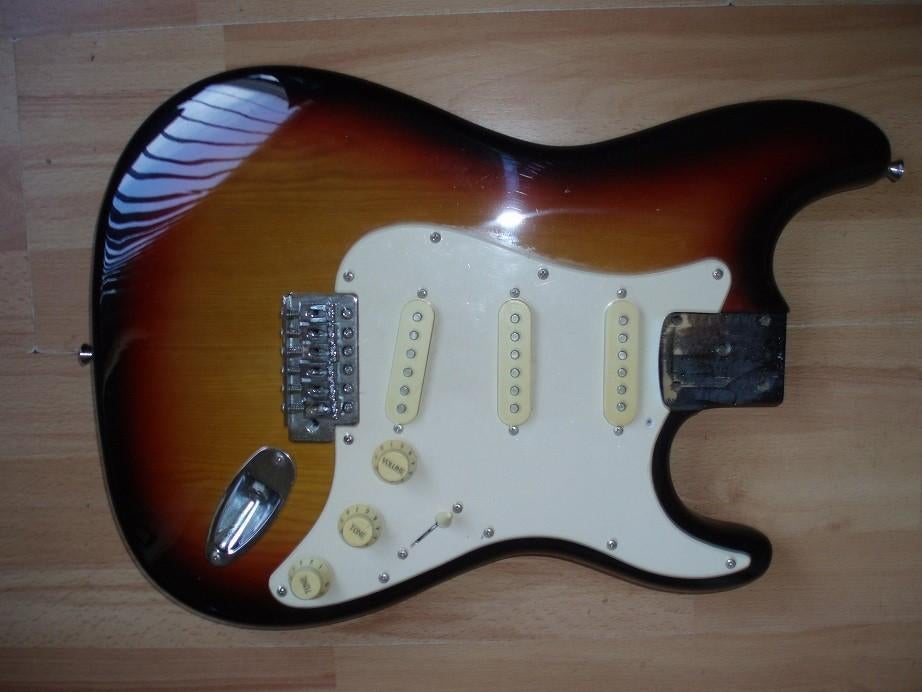 Te ruil zeldzame Squier Japan Stratocaster hals 1984 en body, Ophalen of Verzenden, Gebruikt, Elektrische gitaar