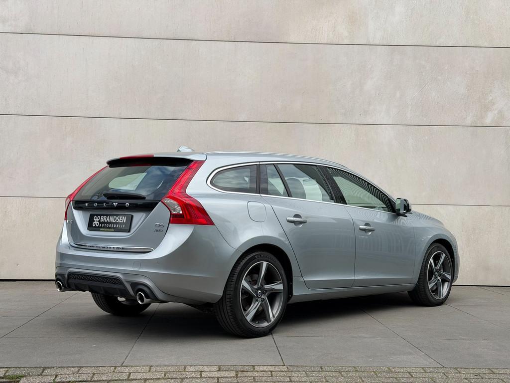 Volvo V60 2.4 D6 AWD Plug-In Hybrid R-Design Navi-Keyless-18, Auto's, Volvo, Huisgarantie, Met garantie (alle), Bi-Xenon koplampen