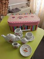 Koffertje 25 bij 18 cm eventueel met serviesje, Ophalen