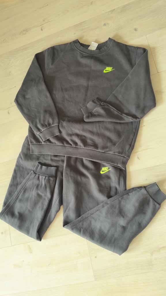 Nike Joggingpak voor jongens - Maat XL, Kinderen en Baby's, Kinderkleding | Overige, Ophalen, Gebruikt, Jongen