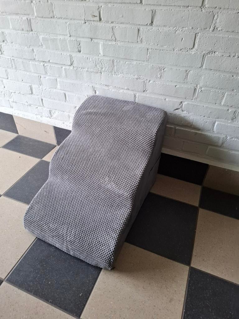 Honden-/kattentrapje van schuim met hoes – grijs, Ophalen