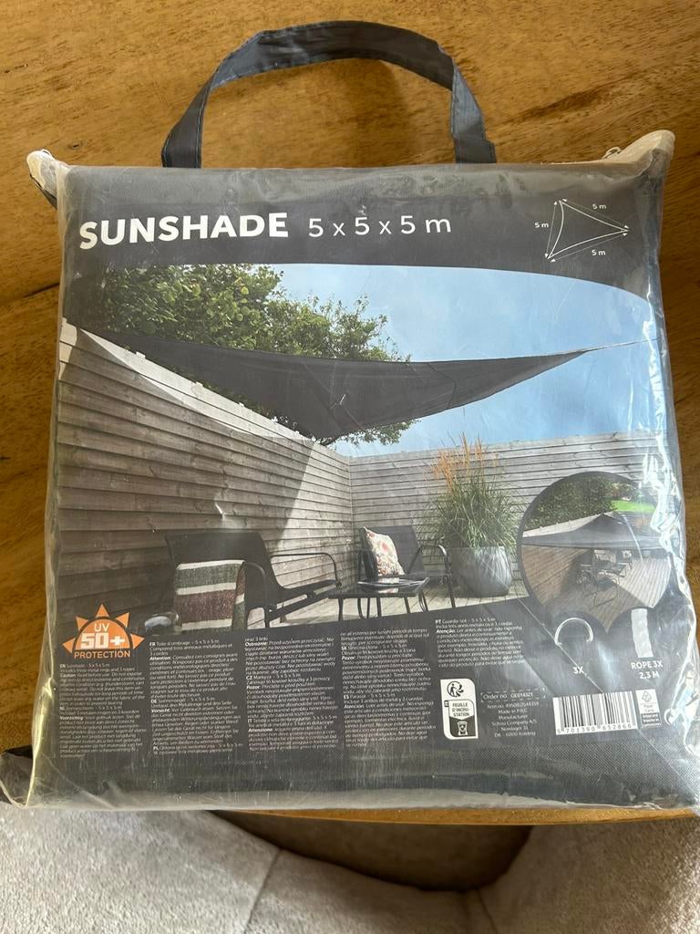 Nieuw grijs schaduwdoek, Ophalen, Zo goed als nieuw