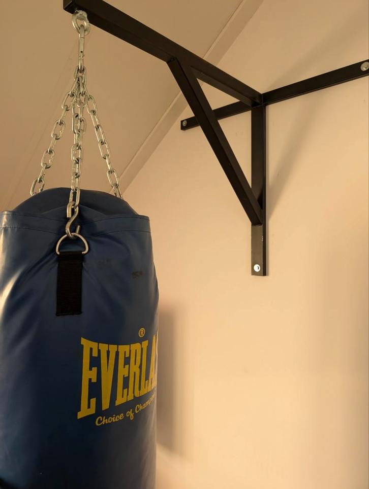 Everlast Bokszak inclusief muurbeugel, Sport en Fitness, Boksen, Gebruikt, Bokszak, Ophalen