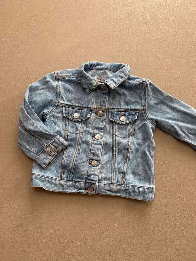 Zara spijkerjas maat 86, Kinderen en Baby's, Babykleding | Maat 86, Ophalen of Verzenden, Zo goed als nieuw, Jongetje of Meisje