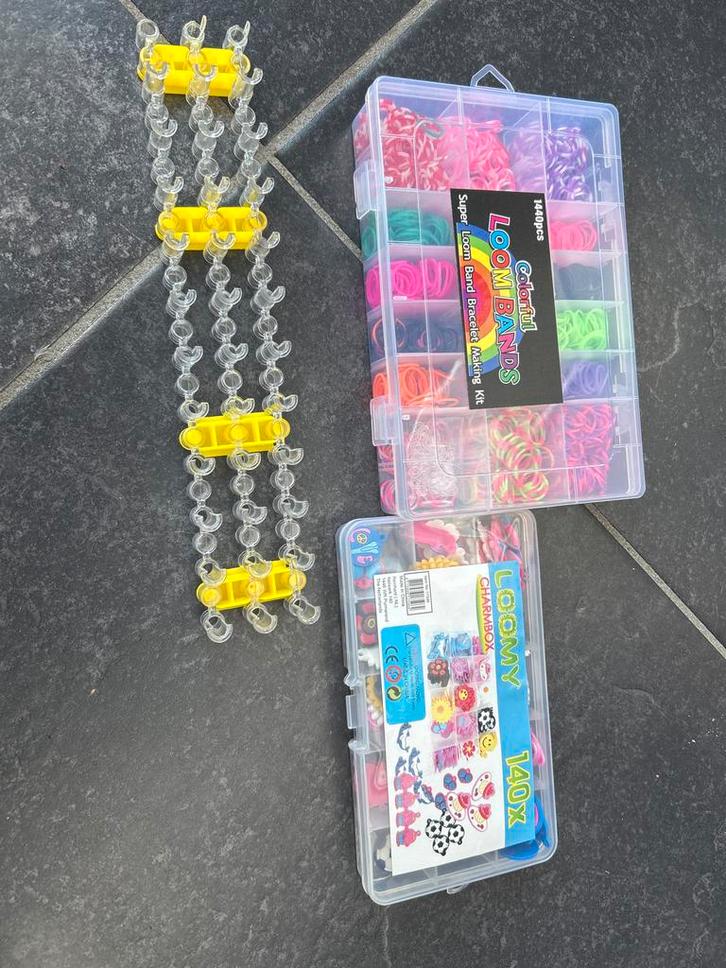 Grote Loom Bands set met weefgetouw en bedels, Hobby en Vrije tijd, Knutselen, Zo goed als nieuw, Knutselwerk, Ophalen of Verzenden