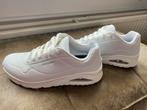 Witte Skechers herenschoenen, wide fit, Kleding | Heren, Schoenen, Ophalen of Verzenden, Nieuw, Wit, Sneakers of Gympen