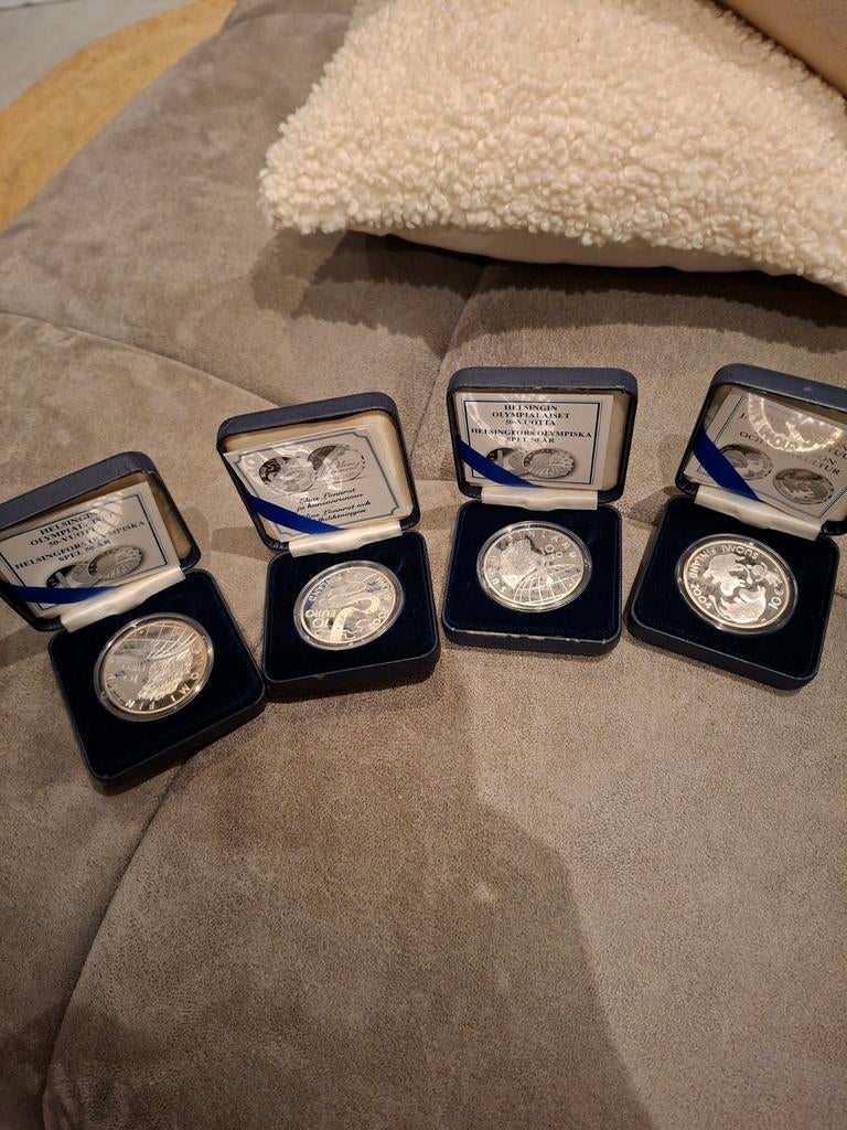 4 zilveren 10 euro munten in originele doosjes, Postzegels en Munten, Munten | Nederland, Setje, Koningin Beatrix, Zilver, Euro's
