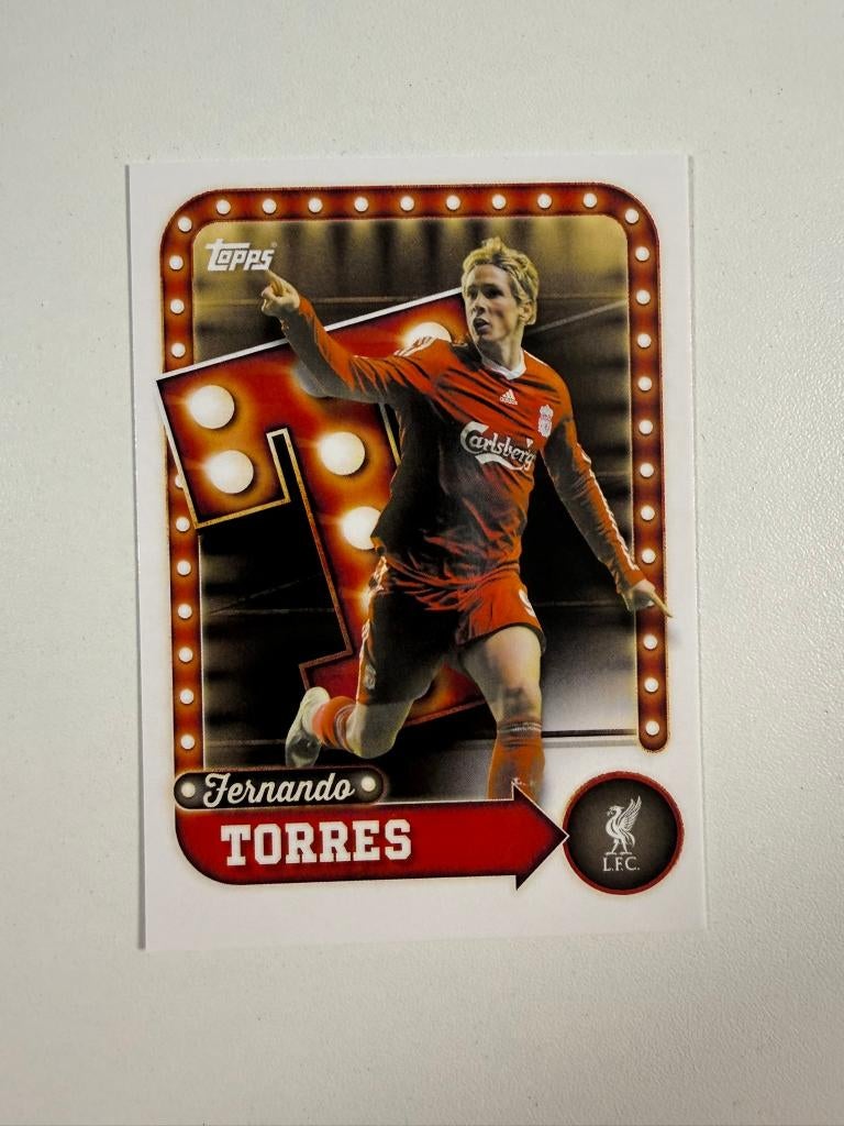 26 Fernando Torres Collector Tin Liverpool 2025-26, Verzamelen, Sportartikelen en Voetbal, Ophalen of Verzenden, Nieuw, Buitenlandse clubs