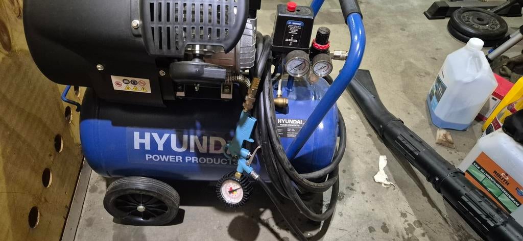 Hyundai compressor 3pk, Doe-het-zelf en Verbouw, Compressors, 25 tot 100 liter, Ophalen, Nieuw, 200 tot 400 liter/min