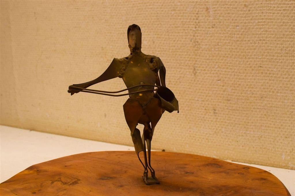 Messing beeldje op houten plank 50807, Verzamelen, Beelden en Beeldjes, Ophalen of Verzenden, Gebruikt, Dier