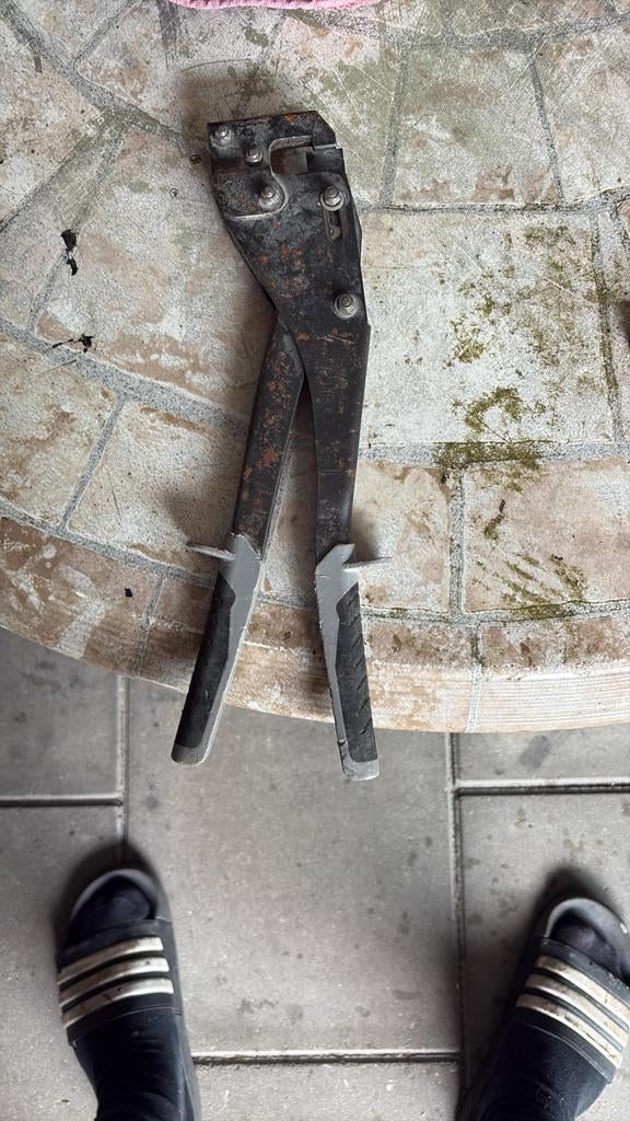 Tang - Robuuste handtang voor diverse klussen, Ophalen of Verzenden, Gebruikt