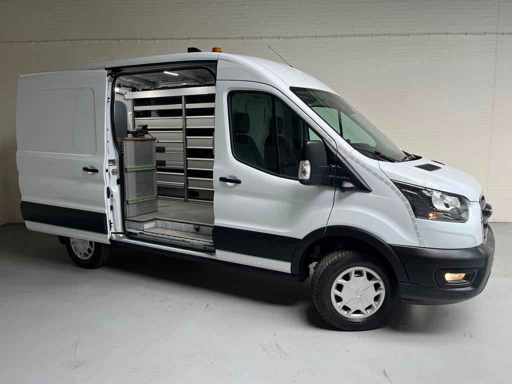 Ford E-Transit SERVICEWAGEN ELEKTRISCH 350 L2H2 Trend 68 kWh, Auto's, Automaat, Gebruikt, Met garantie (alle), Wit
