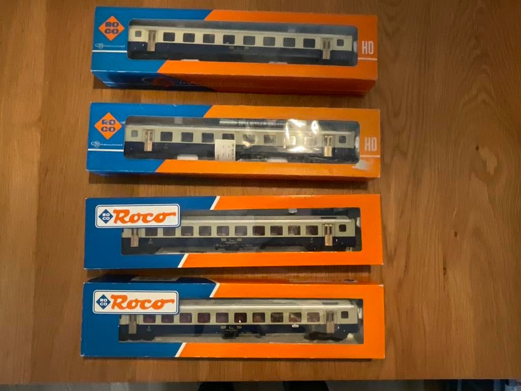 Zwitsers rijtuigen h0, Hobby en Vrije tijd, Ophalen of Verzenden, Zo goed als nieuw