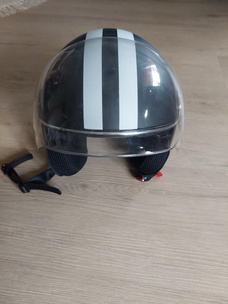 Helm voor brommer of scooter. Vinz, Fietsen en Brommers, Brommerhelmen, Ophalen of Verzenden, Zo goed als nieuw