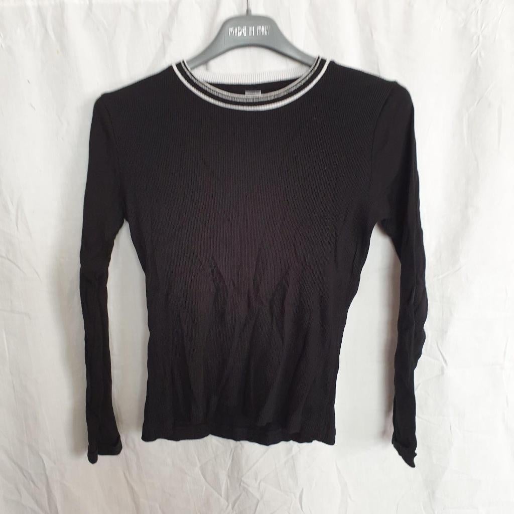 leuk zwart shirtje, zilver glitter kraag. mt 134/140, Meisje, ., Ophalen of Verzenden, Zo goed als nieuw