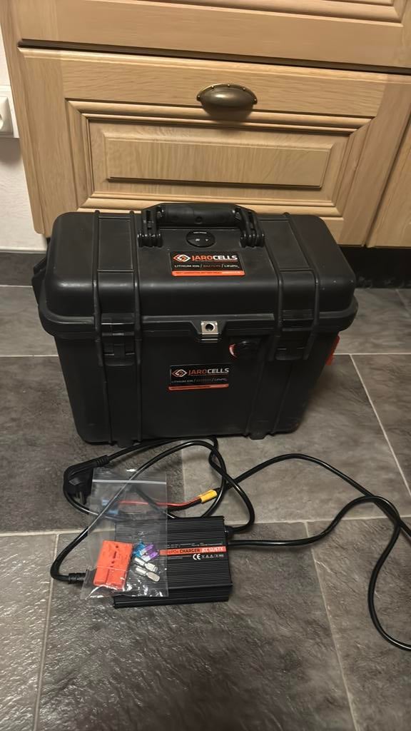 Jarocells BTP12/100 amp litium4s accu inclusief lader, Watersport en Boten, Hengelsport | Karpervissen, Ophalen of Verzenden, Zo goed als nieuw