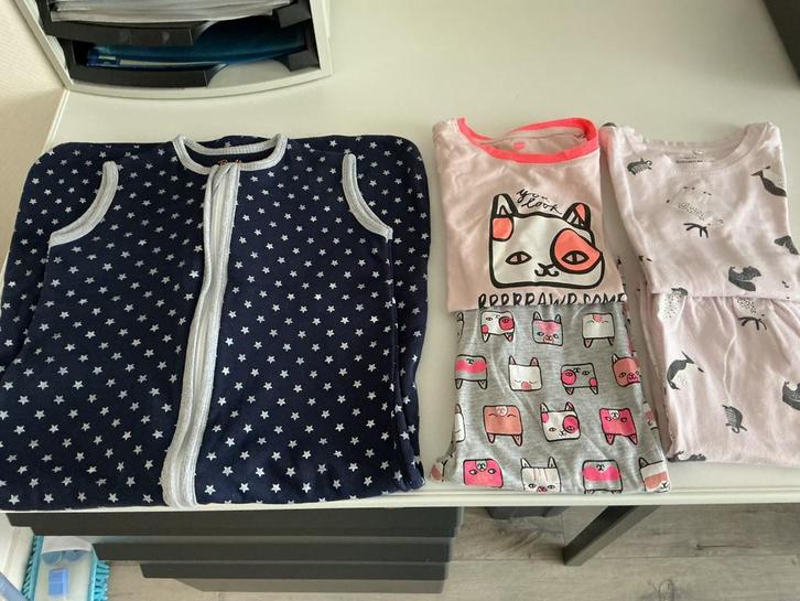 Slaapzak en 2 baby pyjama’s, Kinderen en Baby's, Dekens, Slaapzakjes en Inbakerproducten, Zo goed als nieuw, Slaapzak, 70 tot 85 cm