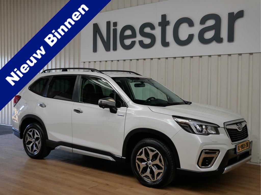 Subaru Forester 2.0i e-BOXER Premium (bj 2020, automaat), Auto's, Subaru, 4 cilinders, Wit, Leder, Bedrijf