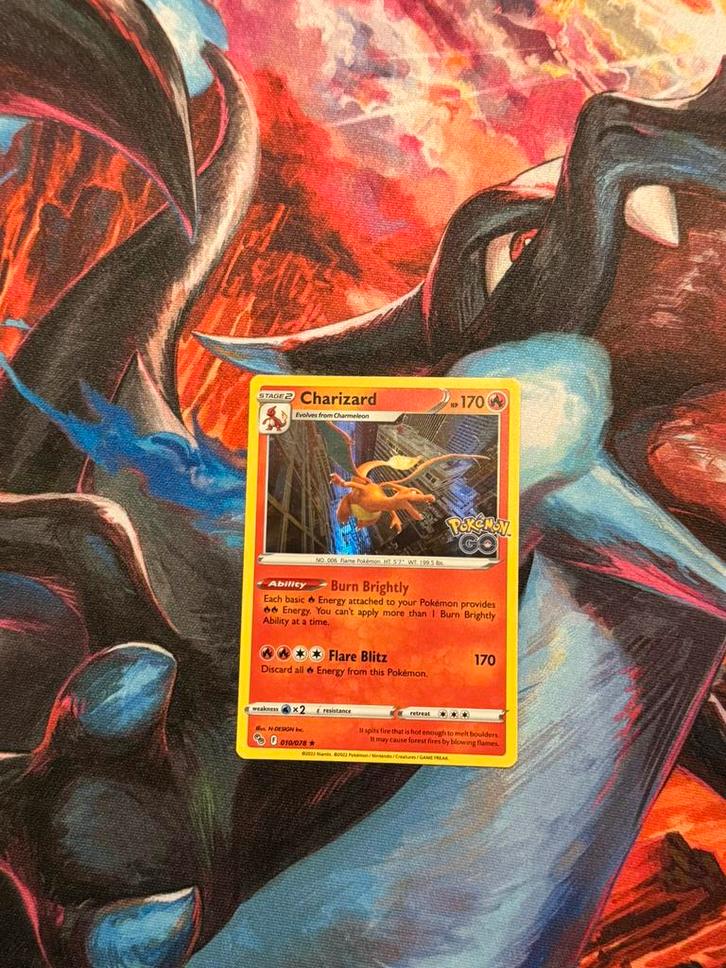 Pokémon kaarten Charizard #10, Hobby en Vrije tijd, Verzamelkaartspellen | Pokémon, Zo goed als nieuw, Losse kaart, Ophalen of Verzenden