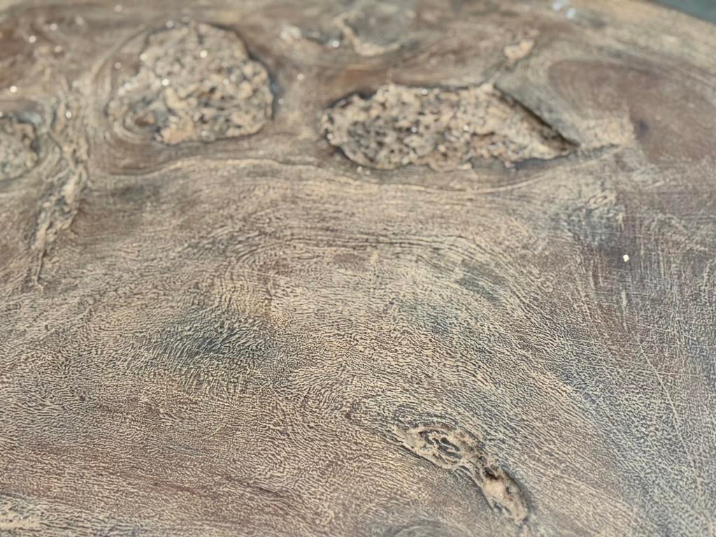 Unieke boomstam salontafel met zwart stalen frame, Huis en Inrichting, Tafels | Salontafels, Zo goed als nieuw, Minder dan 50 cm