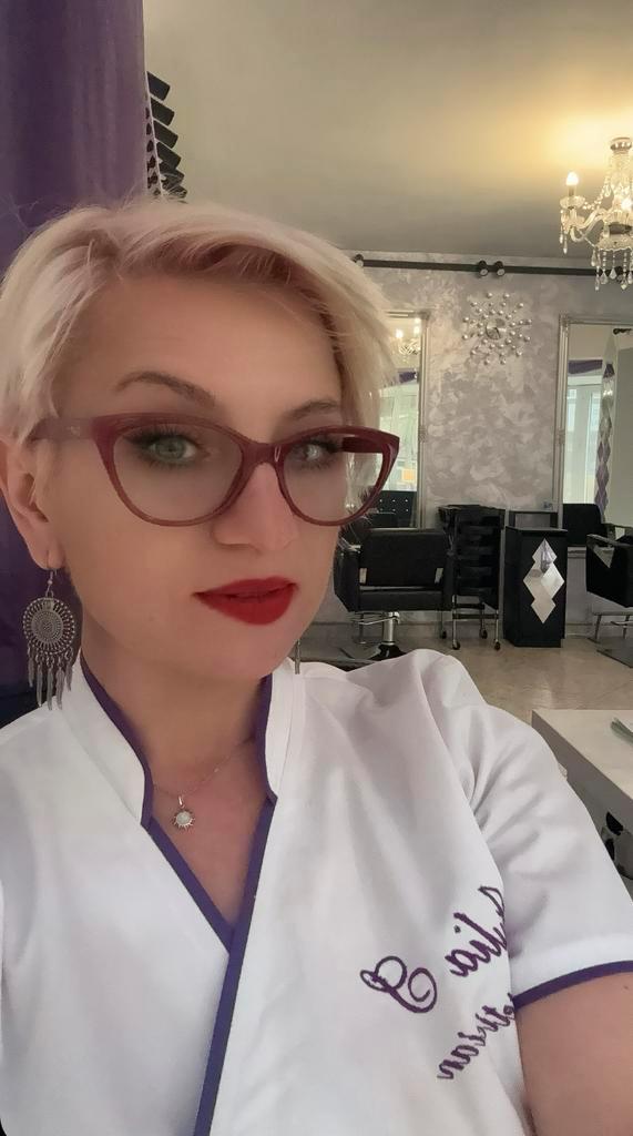 Ervaren schoonheidsspecialiste zoekt werk – Leerdam, Vacatures, Vacatures | Uiterlijke verzorging, MBO, Vanaf 10 jaar, Tijdelijk contract