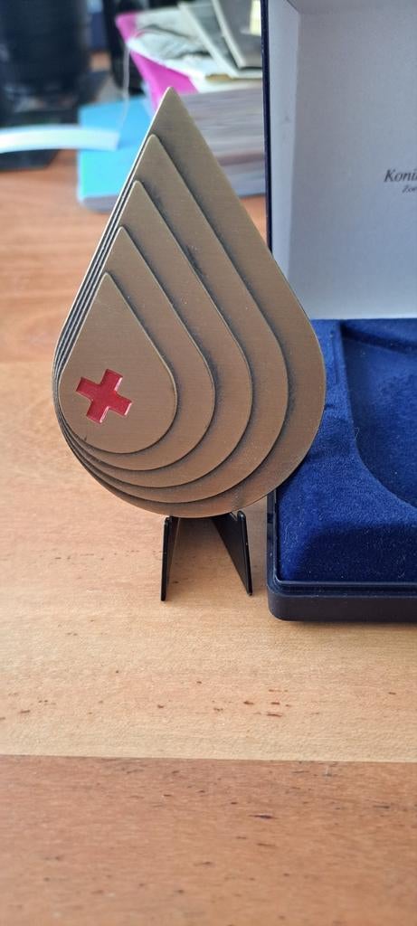 Bronzen bloeddonatie speld met doosje, Ophalen of Verzenden